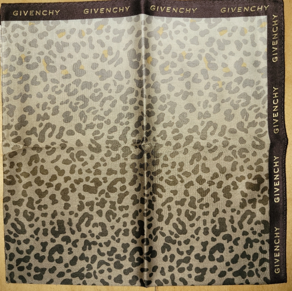Givenchy vintage scarf - Picture 2 of 3